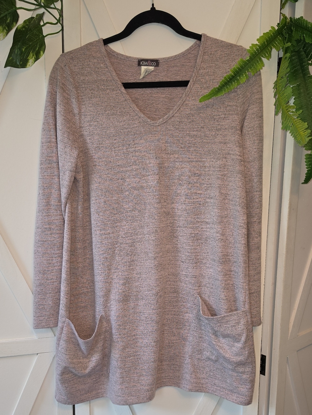 Light Mauve V-Neck Long Sleeve Pocket Tunic